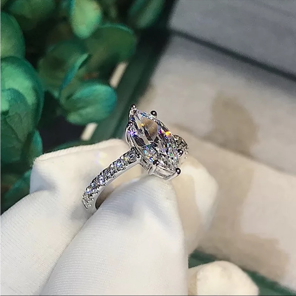 New Women’s 925 Silver Beautiful Diamond Ring - Picture 4 of 5
